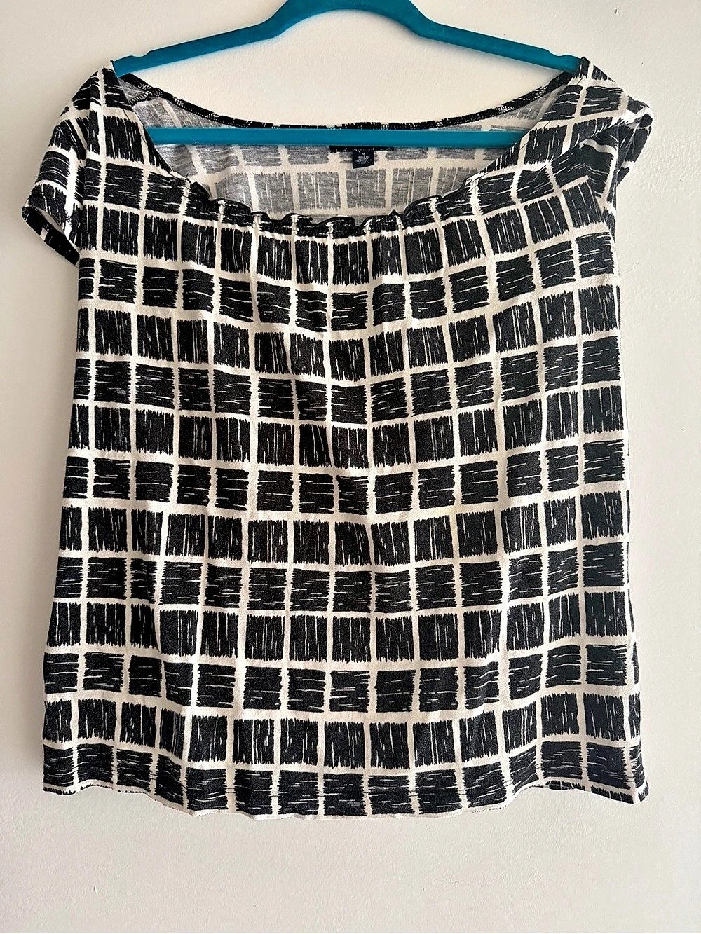 Tommy Hilfiger Women's Geometric Top in Black & White Size Medium